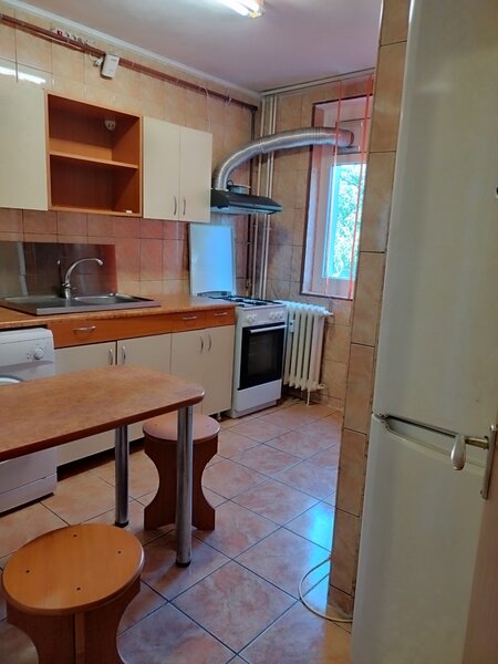 1 Decembrie 1918, Metrou, Titan Auchan 2 camere