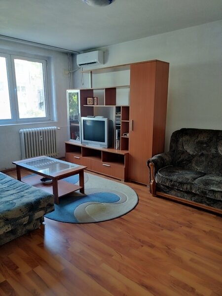 1 Decembrie 1918, Metrou, Titan Auchan 2 camere